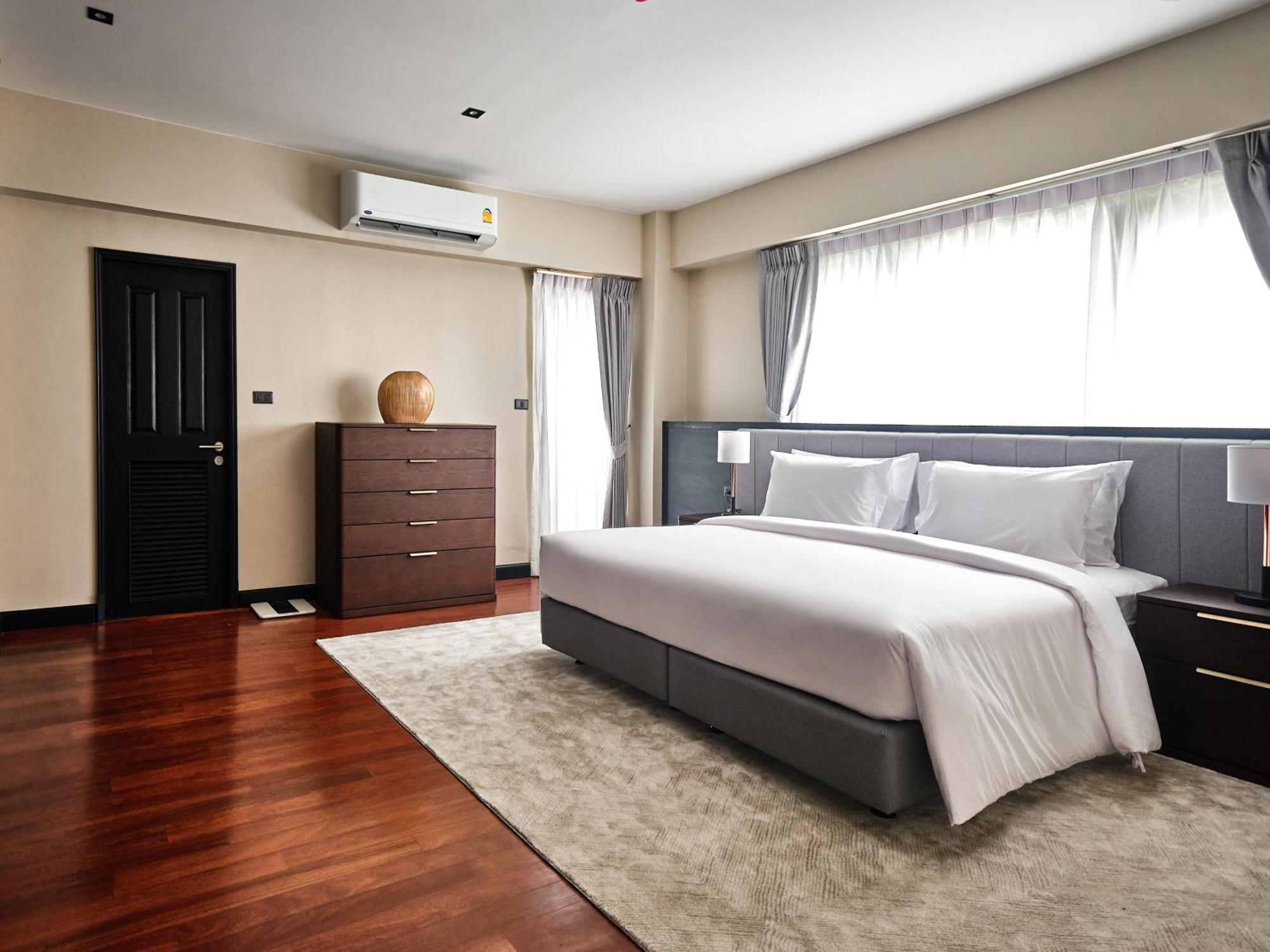 Floral Court Hotel & Residence Sukhumvit 13 Бангкок Экстерьер фото